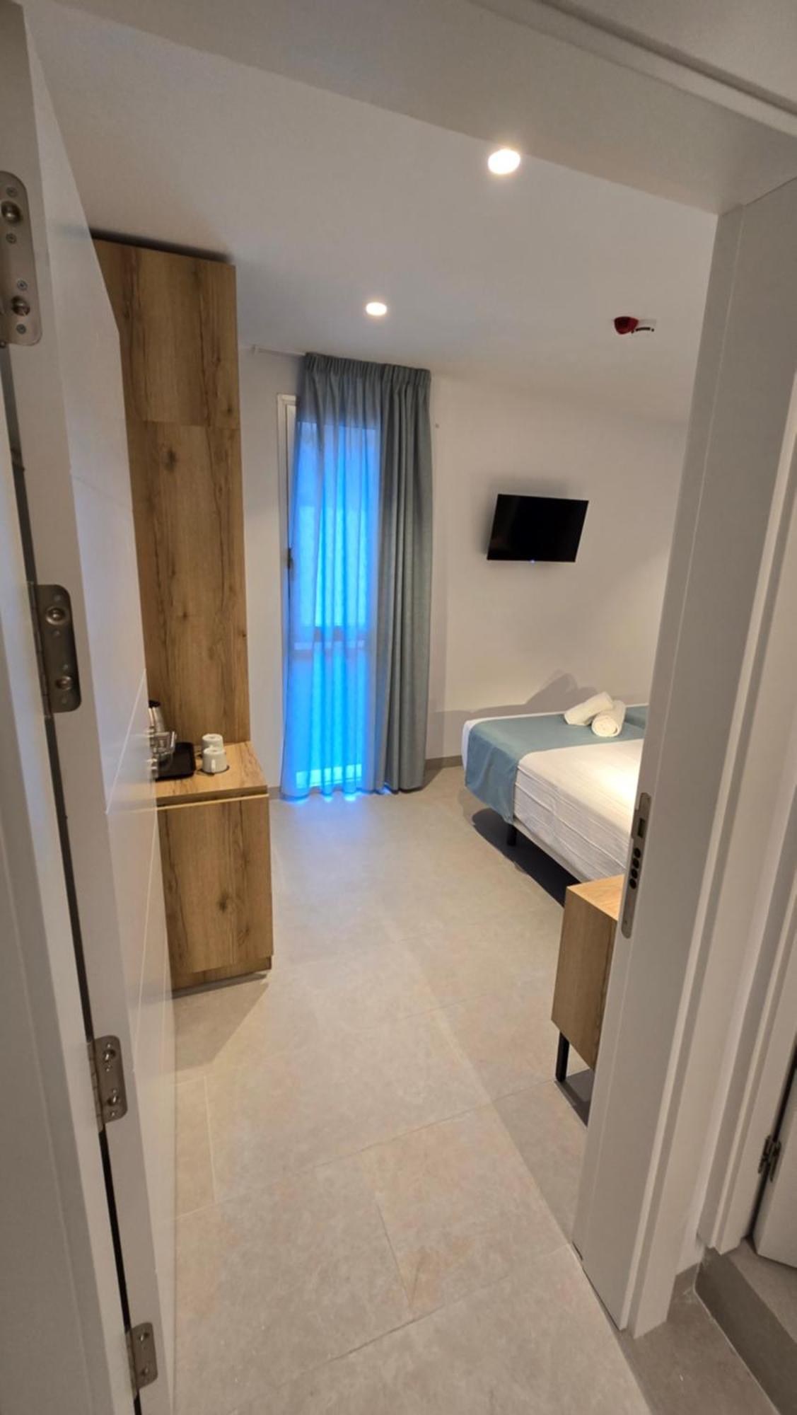 Hostal Rambla 24 By Holihome Alicante Exterior foto